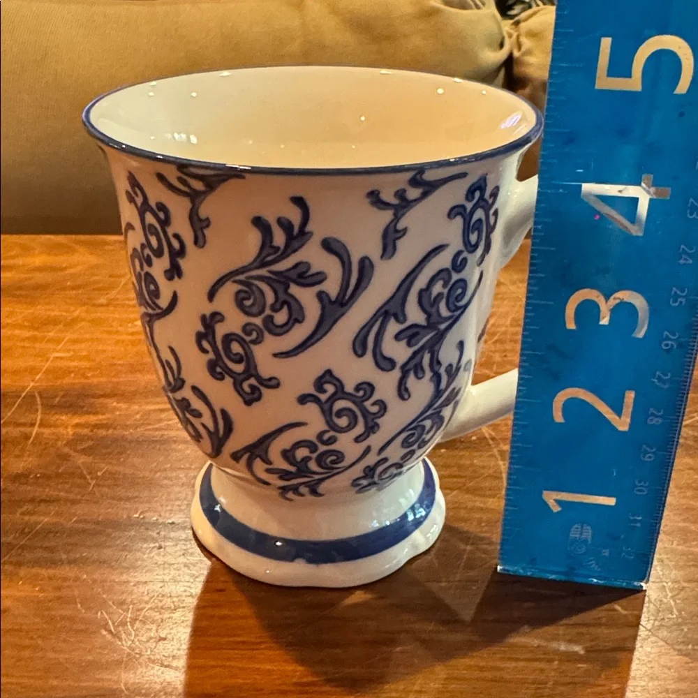 NEW Sur La Table MUG Blue And White Pattern Footed Classic Traditional Stoneware